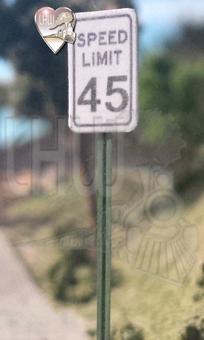 HO-scale-railroad-crossbucks-crossing-signs